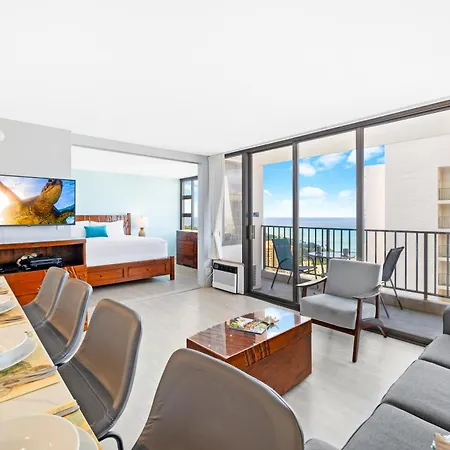 Heart Of Waikiki - Ocean View Condo With Free Parking